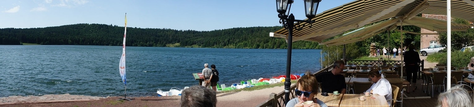 8 Le lac du Bouchet en Haute-Loire (Auvergne-Rhône-Alpes)